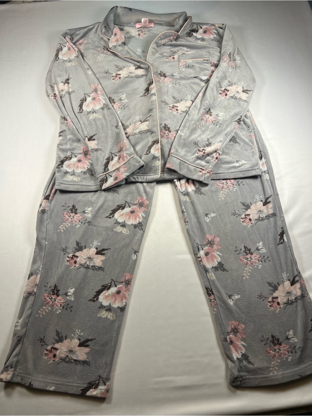 Christian Siriano Gray and Pink Floral Loungewear Set